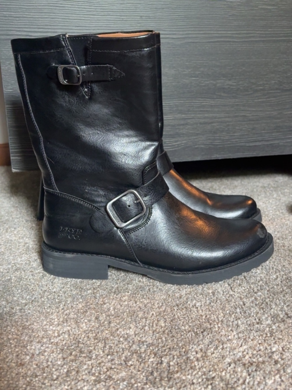 Frye & Co. - Picture 3 of 3